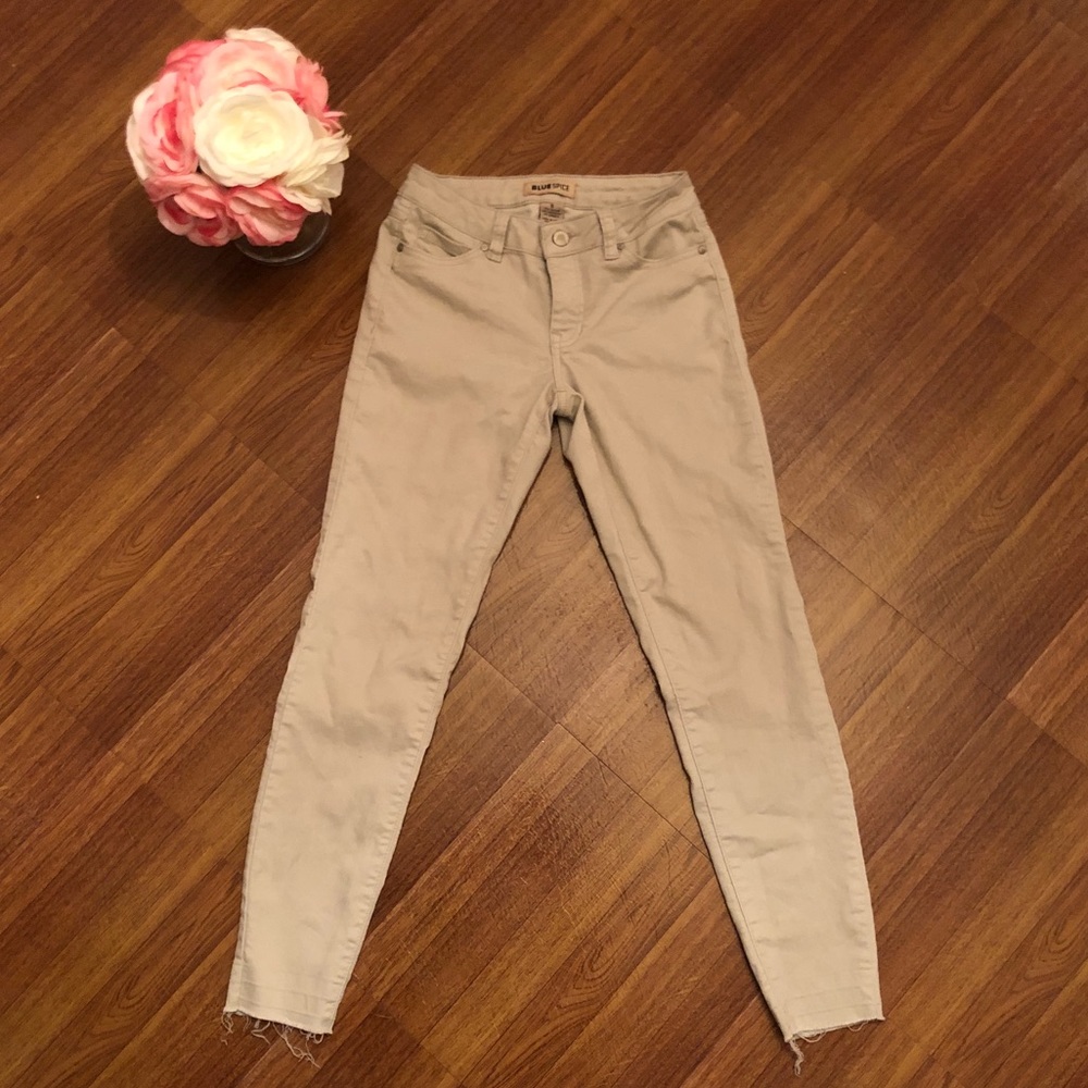 Cropped jeans.